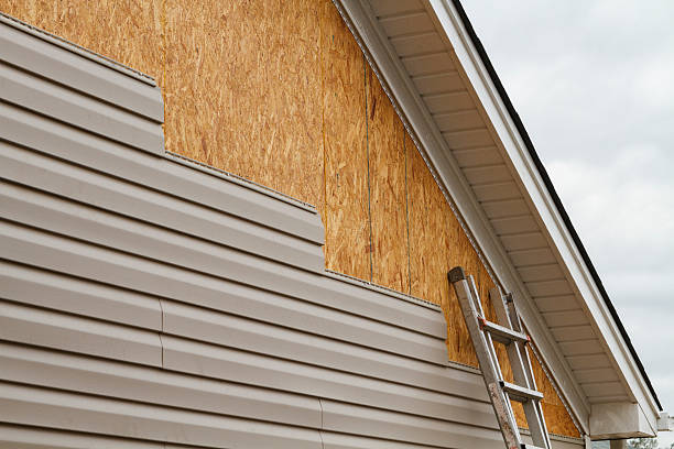 24/7 Emergency Siding Repair experts in Clarksville, TX